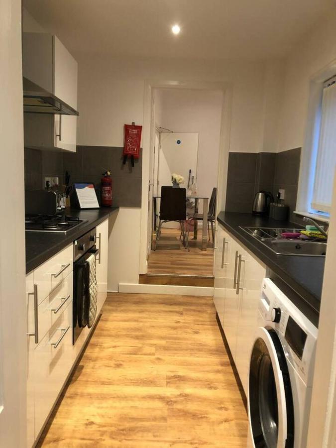 Lovely 4-Bed House In Anfield All En-Suite Ливерпуль Экстерьер фото